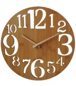 Moderne Designer-Wanduhr mit persönlicher Gravur für Wohnzimmer