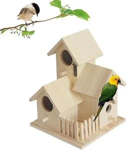 Ein Vogelhaus mit Gravur ist weit mehr als nur ein Futterplatz für Meisen, Spatzen & Co. Es ist ein stilvolles Element der Gartengestaltung, ein Statement für Nachhaltigkeit und kann mit einer liebevollen Personalisierung auch ein ganz besonderes Geschenk sein. Unser Vogelhaus aus massivem Holz mit individueller Gravur vereint natürliche Materialien, funktionales Design und ästhetische Handwerkskunst in einem Produkt. Wir fertigen das Vogelhäuschen aus hochwertigem, wetterfestem Holz wie Fichte, Lärche oder Eiche. Jedes Stück wird in unserer Werkstatt von Hand verarbeitet, geschliffen und auf Wunsch mit einer Gravur Ihrer Wahl personalisiert. Ob Namen, Initialen, ein Spruch oder ein grafisches Motiv – wir bringen Ihre Idee dauerhaft per Lasergravur auf das Dach oder die Front des Vogelhauses. Das Vogelhaus ist wahlweise als Nistkasten oder Futterstation erhältlich und eignet sich hervorragend für den Einsatz auf dem Balkon, im Garten, an Bäumen, Wänden oder Geländern. Die durchdachte Konstruktion bietet heimischen Wildvögeln Schutz, Komfort und Nahrung, während Sie Ihren Außenbereich dekorativ bereichern. Anwendungsbereiche: Garten- und Balkondekoration Tierfreundliche Gestaltung von Naturflächen Geschenkidee für Naturfreunde, Kinder & Senioren Firmengeschenke mit Gravurlogo Hochzeits- oder Geburtstagsgeschenk mit Namen & Datum Vorteile auf einen Blick: 💚 Handgefertigt aus natürlichem Holz ✍️ Individuelle Gravur auf Wunsch (z. B. Namen, Logo, Motiv) 🦜 Wetterfest und langlebig 🛍️ Einzigartiges Geschenk für jede Jahreszeit 🧓 Fördert den Artenschutz und die Artenvielfalt im Garten Produktdetails: Material: Massivholz (z. B. Lärche, Fichte, Eiche) Maße: ca. 25×25×30 cm (je nach Modell) Farbe: Natur, lasiert oder farbig bemalt Befestigung: Aufhängung oder Bodenständer möglich Extras: Regen- und UV-Schutz durch Ölung/Lackierung Personalisierung & Gravur: Ihre individuelle Gravur erfolgt wahlweise: auf dem Dach auf der Frontplatte auf einer Holzplakette Designbeispiele: "Willkommen im Garten der Familie Müller" "Hier wohnt Familie Meise" "Für Opa Franz zum Geburtstag 2025" Firmenlogo oder einfache Grafiken (SVG, PDF) Warum ein graviertes Vogelhaus verschenken? Ein personalisiertes Vogelhaus ist ein emotionales, nützliches und nachhaltiges Geschenk, das in Erinnerung bleibt. Ob als Weihnachtsgeschenk, zur Einweihung, als Hochzeitsdeko oder für sich selbst: Es zeigt Liebe zur Natur und Individualität. Es regt Kinder zur Beobachtung der Tierwelt an, verschönert Terrassen, Gärten oder Balkone und bietet gleichzeitig kleinen Wildvögeln Schutz vor Wind, Regen und Raubtieren. Jetzt bestellen – nachhaltig und persönlich! Nutzen Sie unser Anfrageformular oder senden Sie uns Ihre Gravurwünsche direkt per Nachricht. Wir erstellen auf Wunsch ein digitales Vorschau-Mockup und beginnen nach Ihrer Freigabe mit der Anfertigung. Rabatte für Sammelbestellungen, Hochzeiten, Firmenkunden möglich.