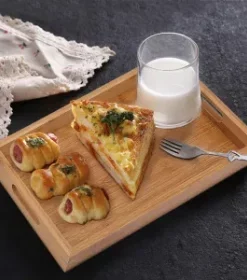 Holztablett mit Monogramm graviert