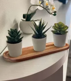 Herzförmiges Tablett aus Holz mit Gravur