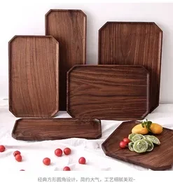 Tablett mit Ornamenten und Gravur