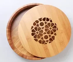 Graviertes Holztablett für romantische Anlässe