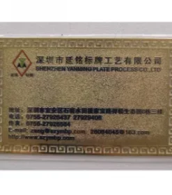 Luxuriöse Gravurkarte aus eloxiertem Metall