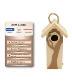 Kompaktes Vogelhaus mit Gravur als Accessoire für Terrassenmöbel oder Pflanzenkübel