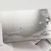 Einladung aus Aluminium mit Firmenlogo