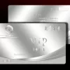 Visitenkarte mit Branding auf silbernem Metall