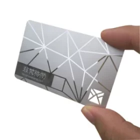 Einladungskarte mit Lasergravur auf Aluminium