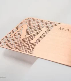 Schwarze VIP-Karte mit goldener Gravur