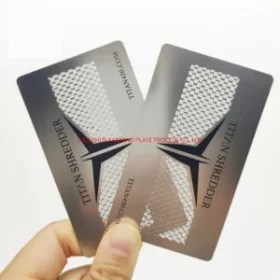 Glamouröse Metallkarte mit Gravurrahmen