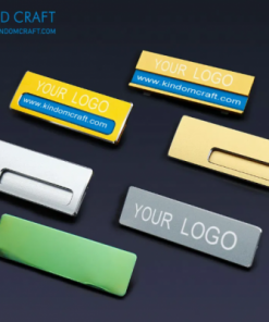 Magnetisches Namensschild mit individuell gravierter Platte und rückseitiger Befestigung ohne Löcher