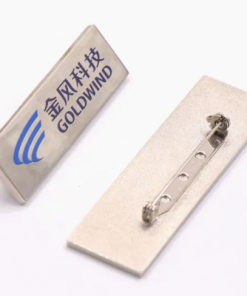 Elegantes Namensschild aus Aluminium mit polierter Oberfläche und dezenter Namensgravur