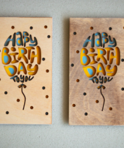 Romantische Holzpostkarte mit Gravur von Liebesbotschaften ideal zum Valentinstag