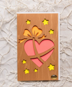 Vintage-Holzpostkarte mit Gravur im Retro-Stil für nostalgische Grüße