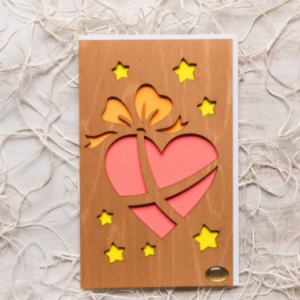 Vintage-Holzpostkarte mit Gravur im Retro-Stil für nostalgische Grüße