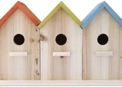 Handgefertigtes Vogelhaus mit Namensgravur für stilvolle Dekoration im Außenbereich