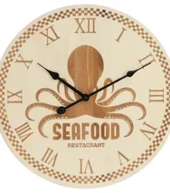 Kunstvolle Holzwanduhr mit dekorativer Gravur