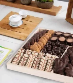 Tablett mit Datum und Namen graviert