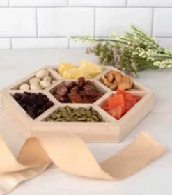 Individuelles Holztablett als Hochzeitsgeschenk