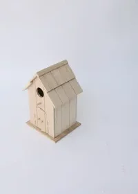 Individuelles Vogelhaus mit Gravur für Events mit Naturthema oder ländlichem Charme