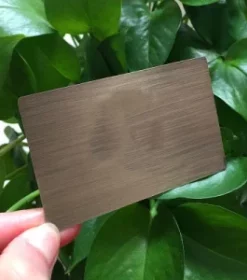 Exklusive Einladung auf eloxiertem Aluminium