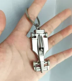 Autoförmiger Schlüsselanhänger aus Metall oder Kunststoff