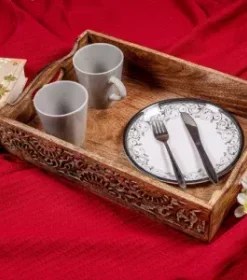 Tischplatte mit Griffen und Gravur