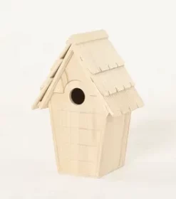 Festliches Vogelhaus mit Weihnachtsgravur als besondere Dekoration für Wintergärten