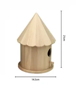 Naturbelassenes Vogelhaus mit individueller Gravur als kreatives Geschenk aus Holz