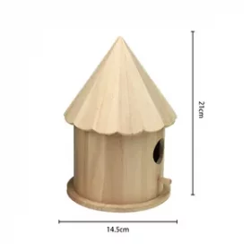 Naturbelassenes Vogelhaus mit individueller Gravur als kreatives Geschenk aus Holz