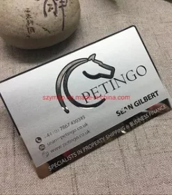 Elegante Firmenkarte aus gebürstetem Aluminium