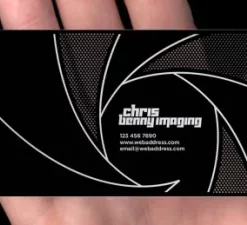 Einladungskarte mit Herzstanzung auf Metall