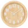 Personalisierte Uhr als Wanddekoration mit stilvoller Typografie