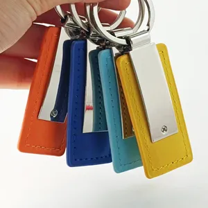 Individueller Anhänger aus echtem Leder als Geschenk für Weihnachten
