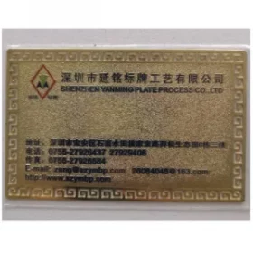 Geschenkkarte mit Cutout auf Metallbasis