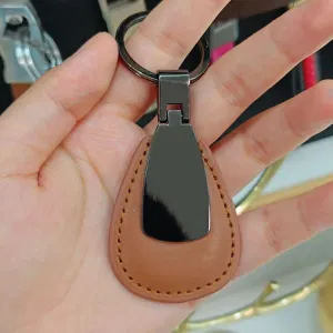 Klassischer Leder Schlüsselanhänger in Handarbeit gefertigt für Jubiläum