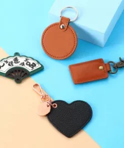 Moderner Schlüsselanhänger aus Leder für Paare zum Valentinstag