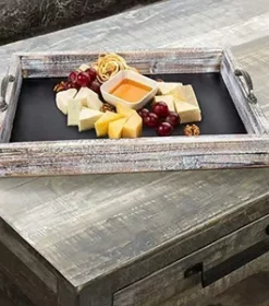 Tageslicht-Tablett mit eingravierter Botschaft