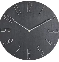 Geschenkidee zur Einweihung: Wanduhr mit Familiennamen