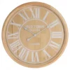 Schlichte Wanduhr mit Gravur für minimalistisches Interieur