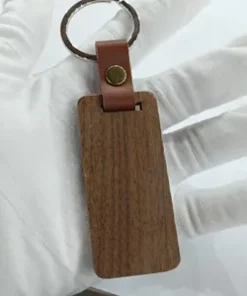 Holzanhänger mit Lederband