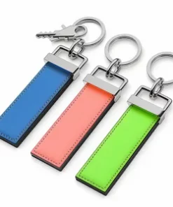 Moderner Schlüsselanhänger aus Leder in Herzform zum Valentinstag