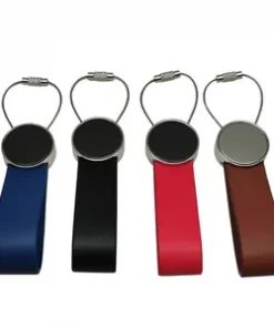 Moderner Schlüsselanhänger aus Leder mit Datum für Weihnachten