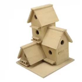 Graviertes Vogelhaus mit handgemaltem Muster für künstlerisch gestaltete Gärten