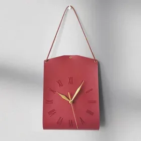 Gravierte Uhr für Wohnzimmerwände mit besonderem Flair