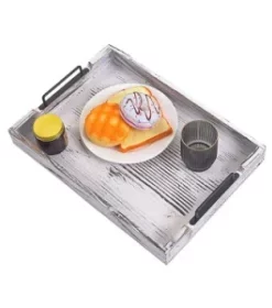 Minimalistisches Tablett mit schlichter Gravur