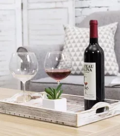 Tablett mit Weltkartenmotiv graviert