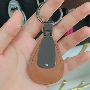 Personalisierter Anhänger aus echtem Leder mit Wunschtext mit Geschenkverpackung