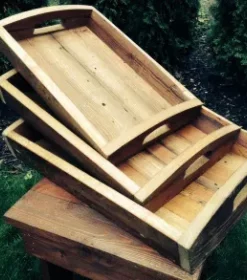 Modernes Line-Art-Tablett mit Gravur