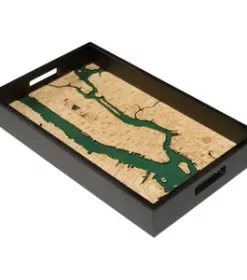 Holztablett mit Geokoordinaten graviert