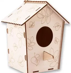 Graviertes Hochzeits-Vogelhaus mit Liebessymbolen als Erinnerung an den großen Tag